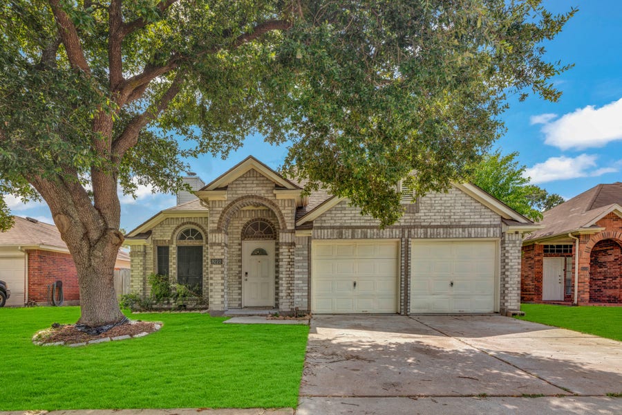 Property photo for 8222 Viny Ridge Drive, Houston, TX