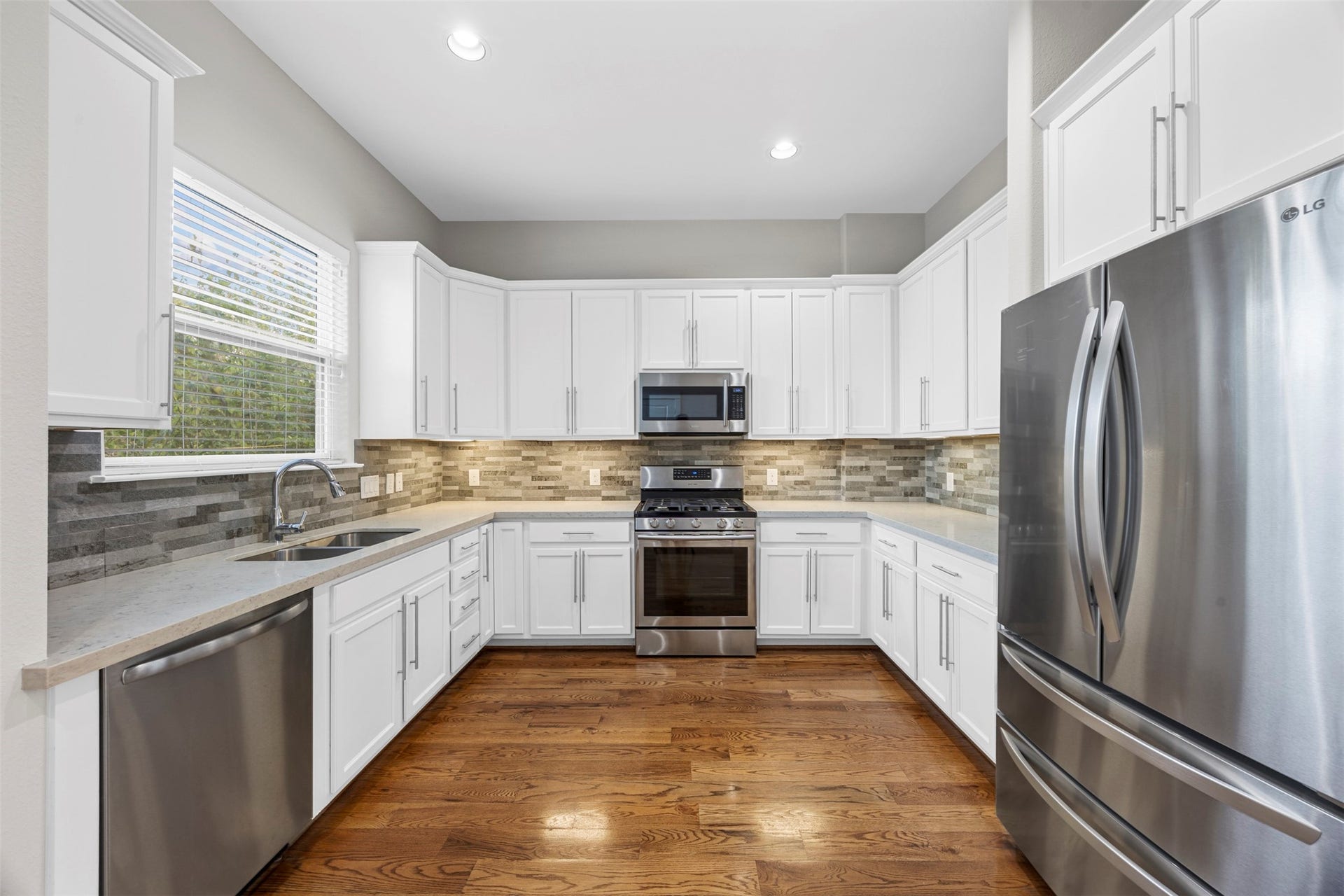 626 E 28th Street, Houston, TX 77008 626 E 28th Street, Houston, TX 77008