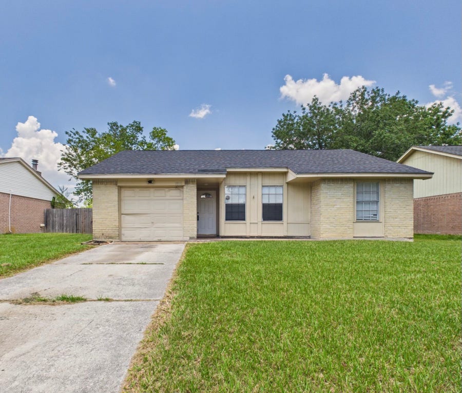 Property photo for 9918 Peachridge Dr, Houston, TX