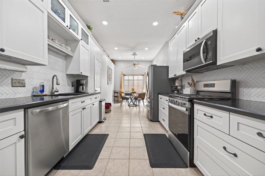 Property photo for 5710 S Magazine Circle, Houston, TX