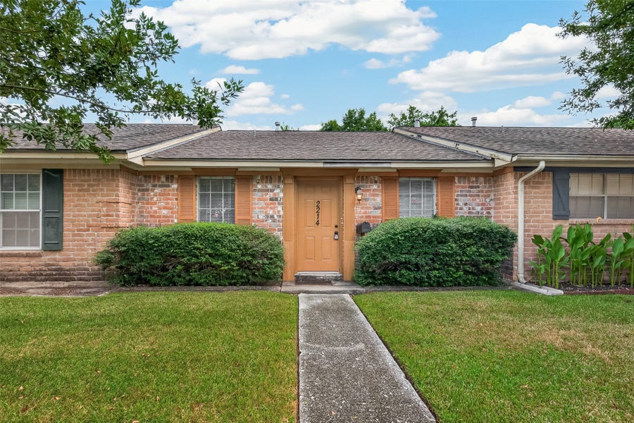 Property photo for 2214 Buchanan Drive, Baytown, TX