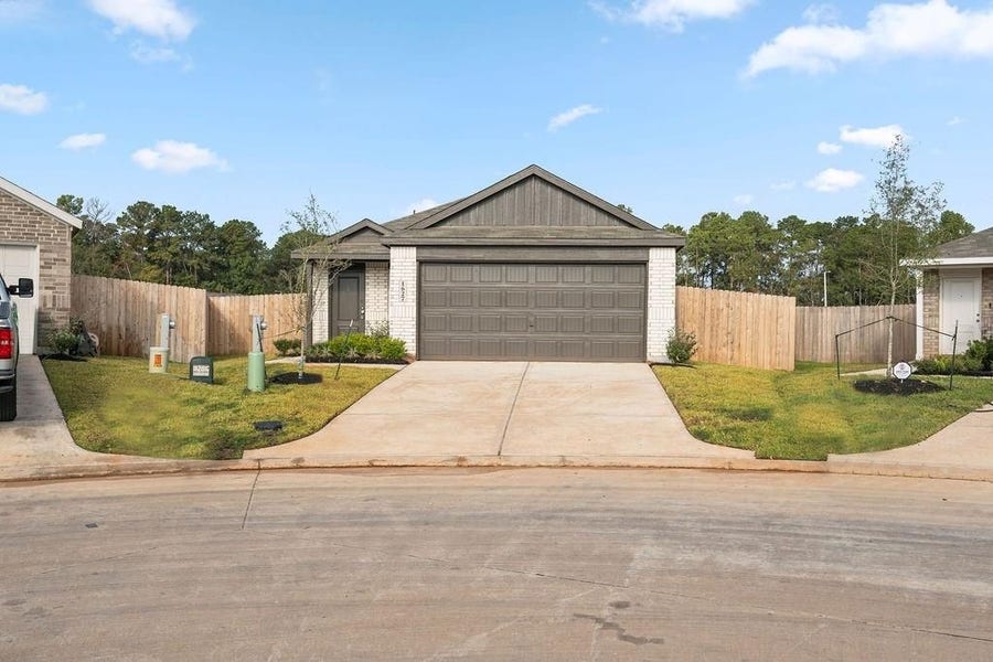 Property photo for 1627 Winwood Drive, Conroe, TX
