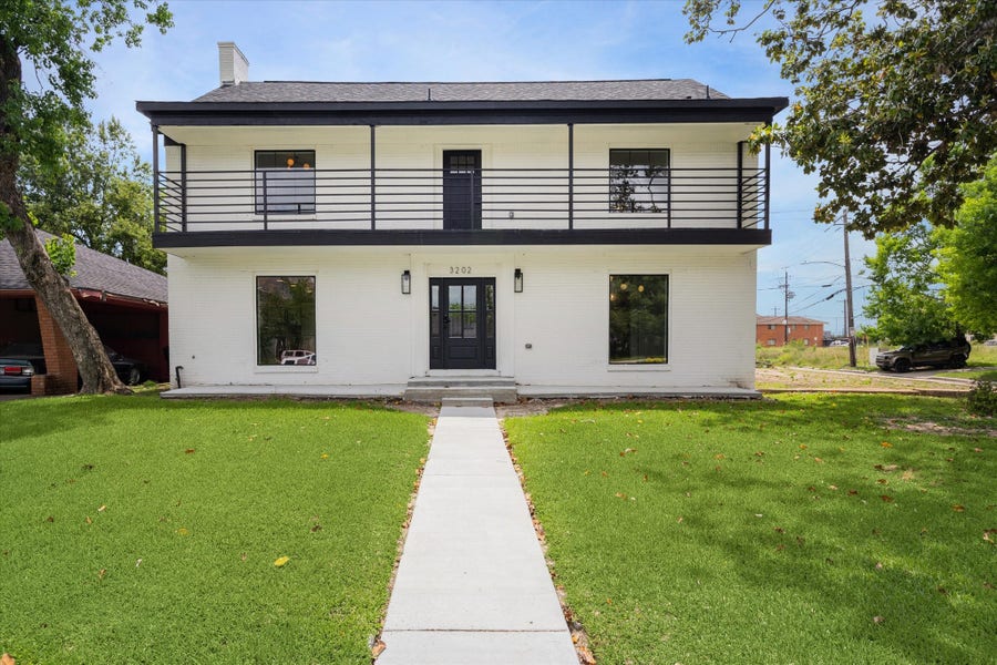 Property photo for 3202 Parkwood Drive, Houston, TX