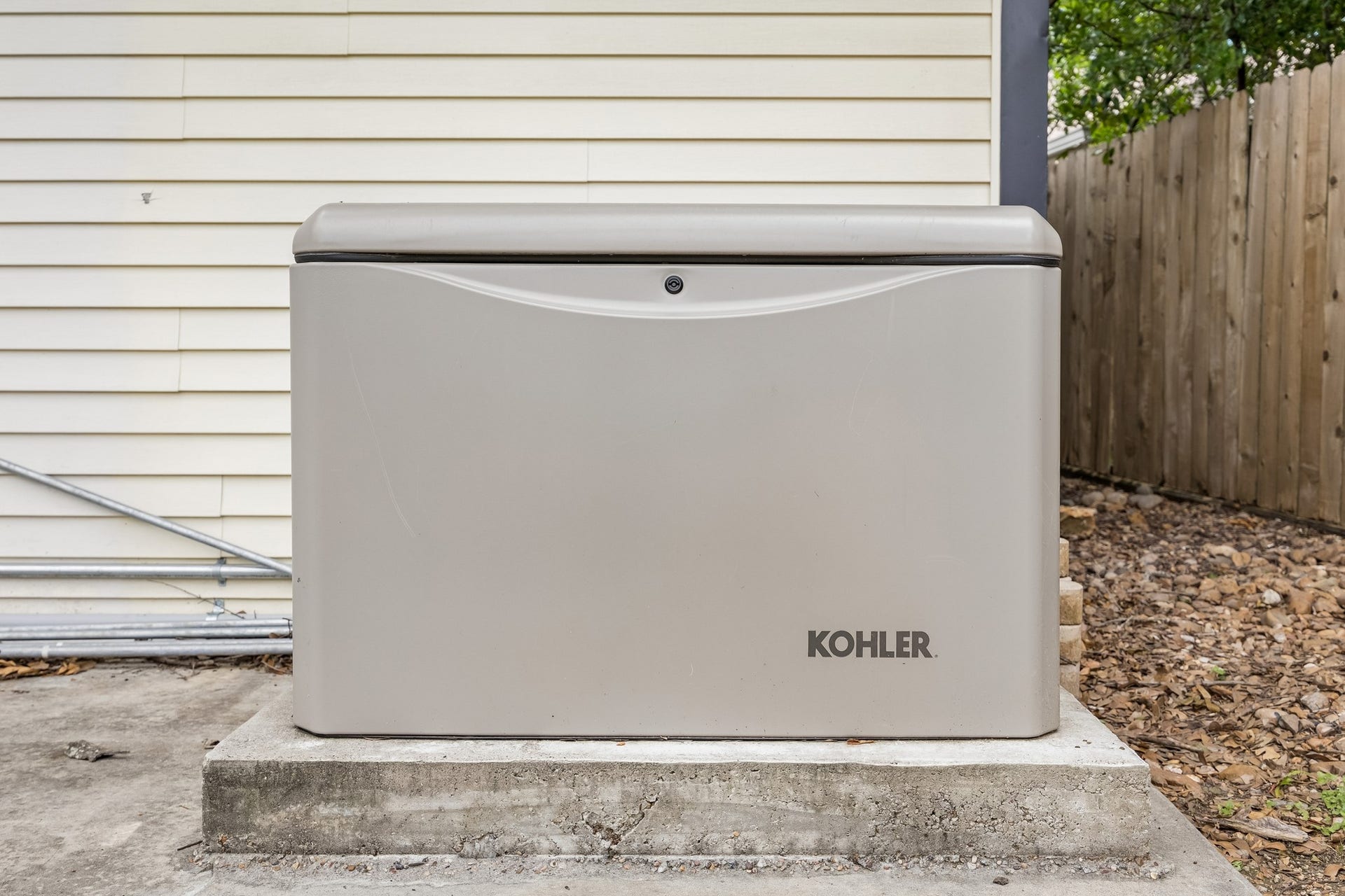 1022 Martin Street, Houston, TX 77018 Home features a whole house generator as well as whole house reverse osmosis water filter system.