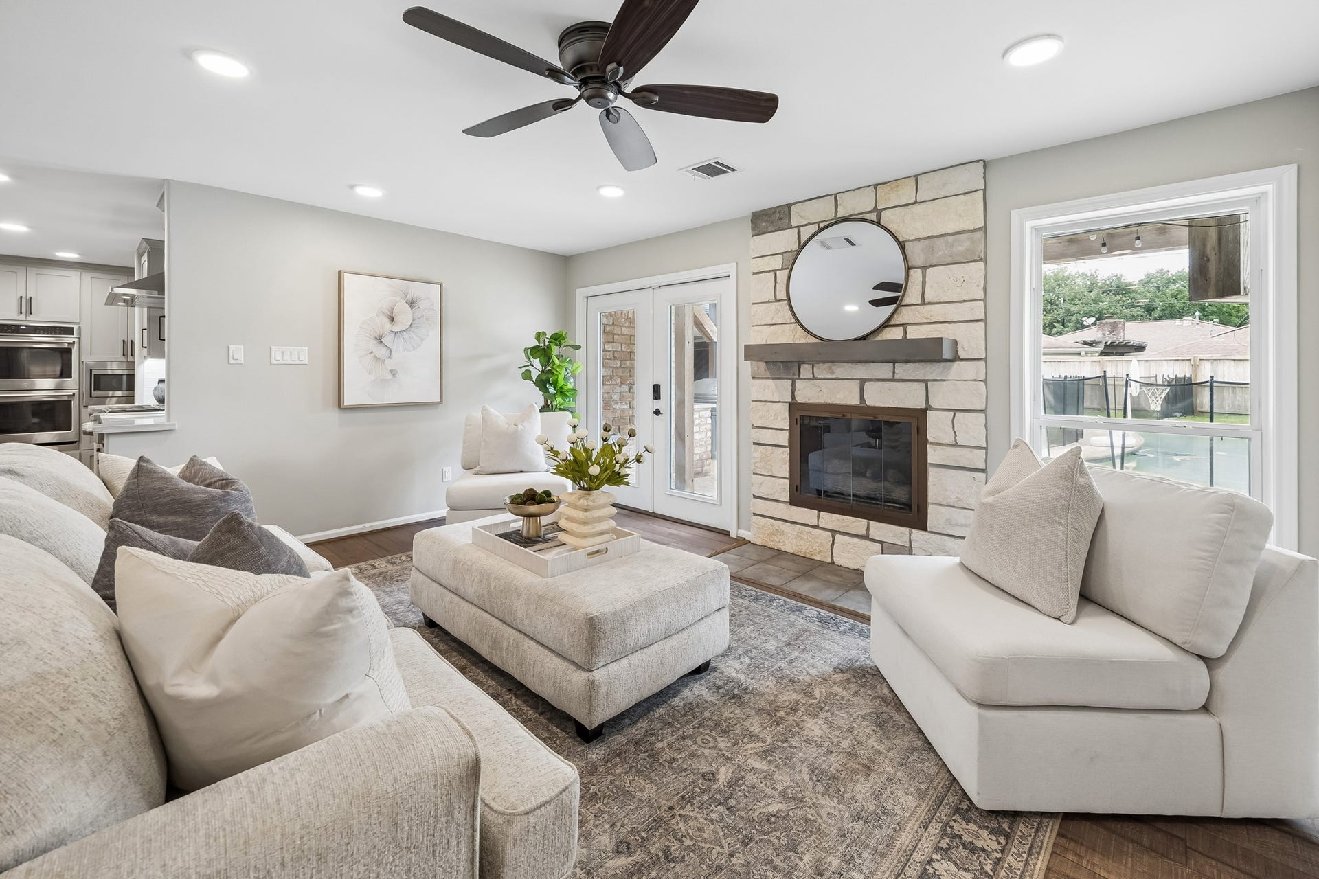 1022 Martin Street, Houston, TX 77018 French doors open to the seating area.