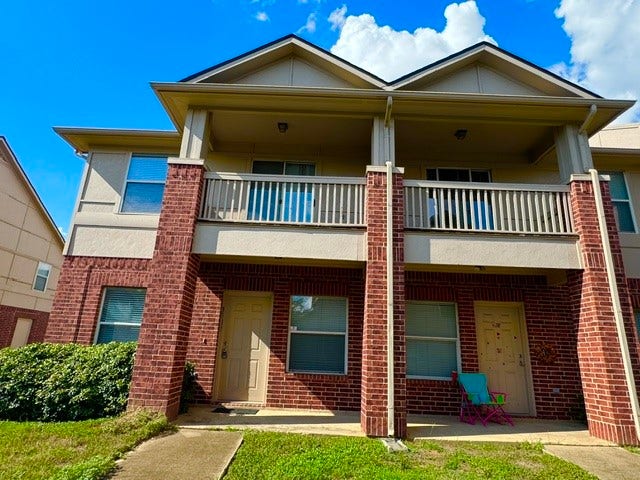 Property photo for 3817 Shire Valley Drive, Missouri City, TX