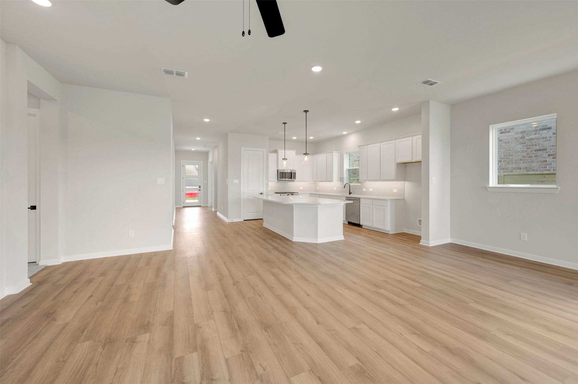 7022 Salt Dome Drive, League City, TX 77546 7022 Salt Dome Drive, League City, TX 77546