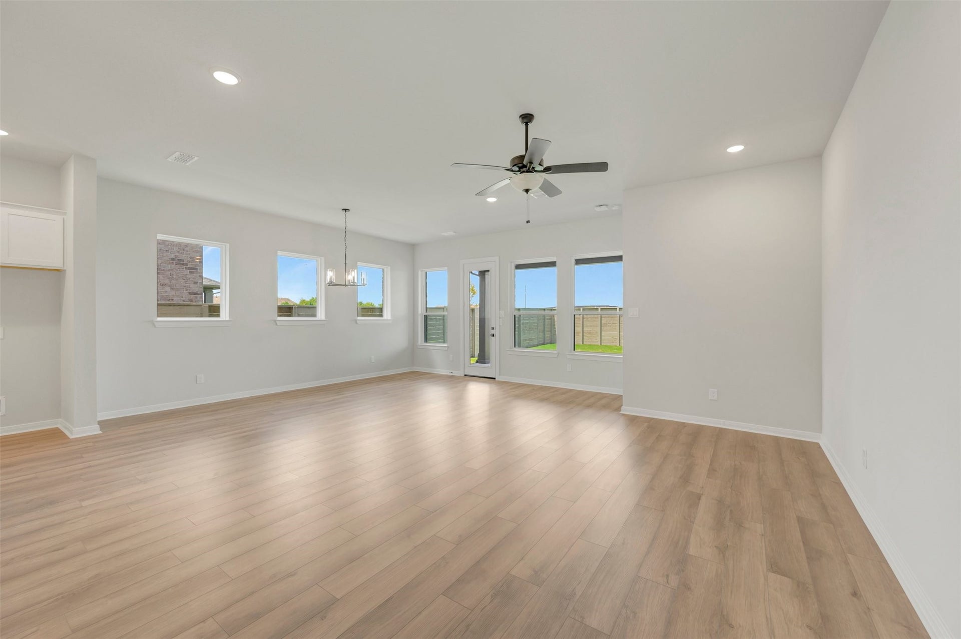 7022 Salt Dome Drive, League City, TX 77546 7022 Salt Dome Drive, League City, TX 77546