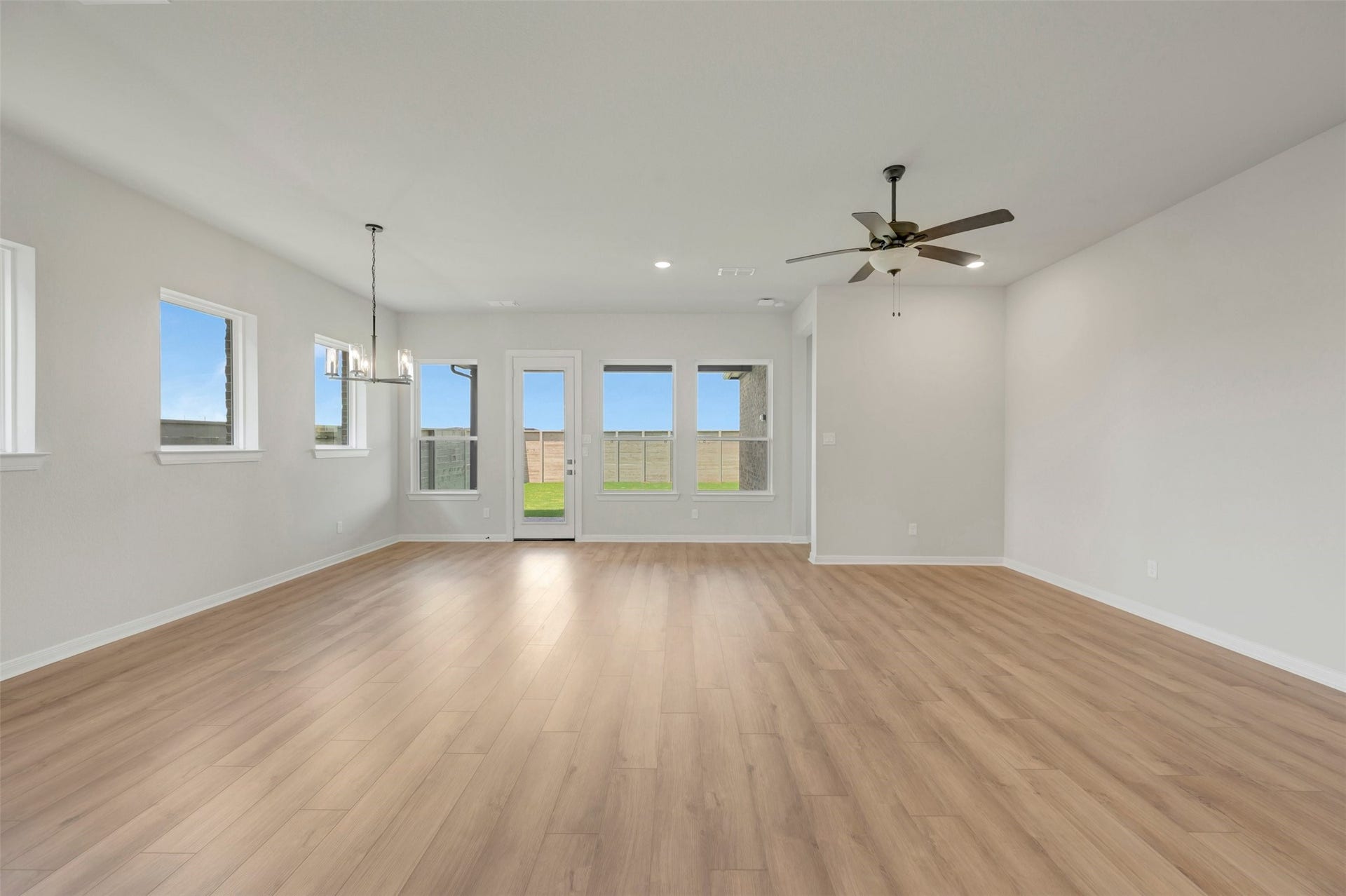 7022 Salt Dome Drive, League City, TX 77546 7022 Salt Dome Drive, League City, TX 77546