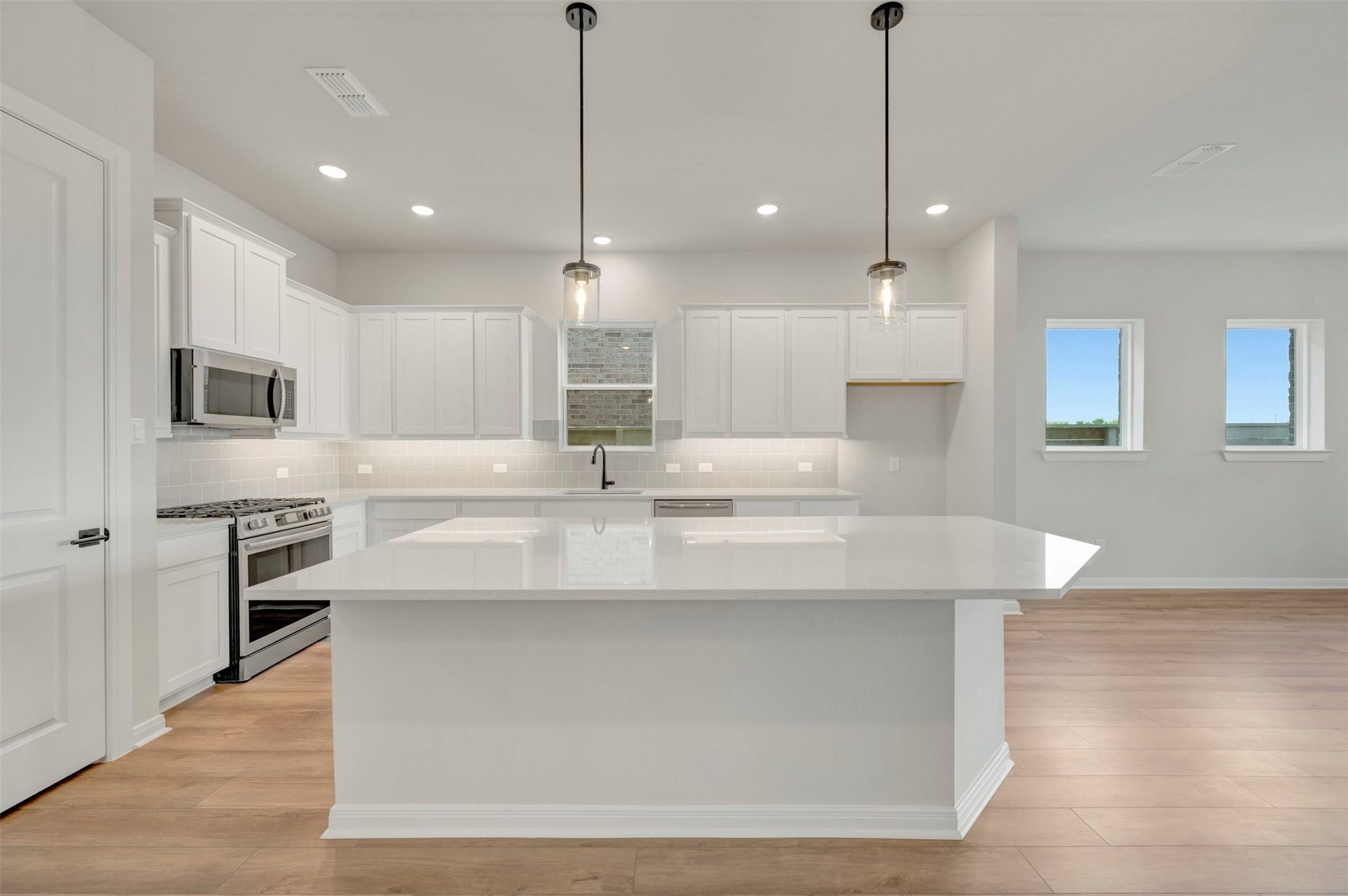 7022 Salt Dome Drive, League City, TX 77546 7022 Salt Dome Drive, League City, TX 77546