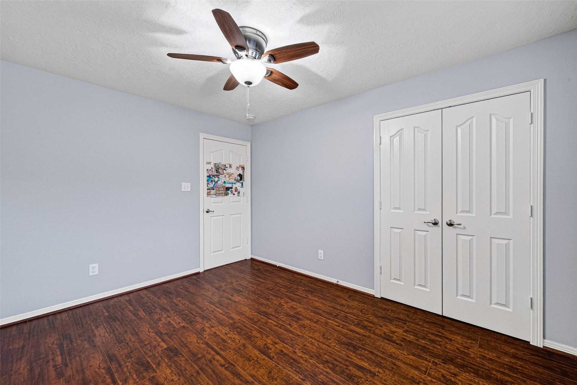 8910 Minola Oaks Drive, Houston, TX 77064 Upstairs bedroom.