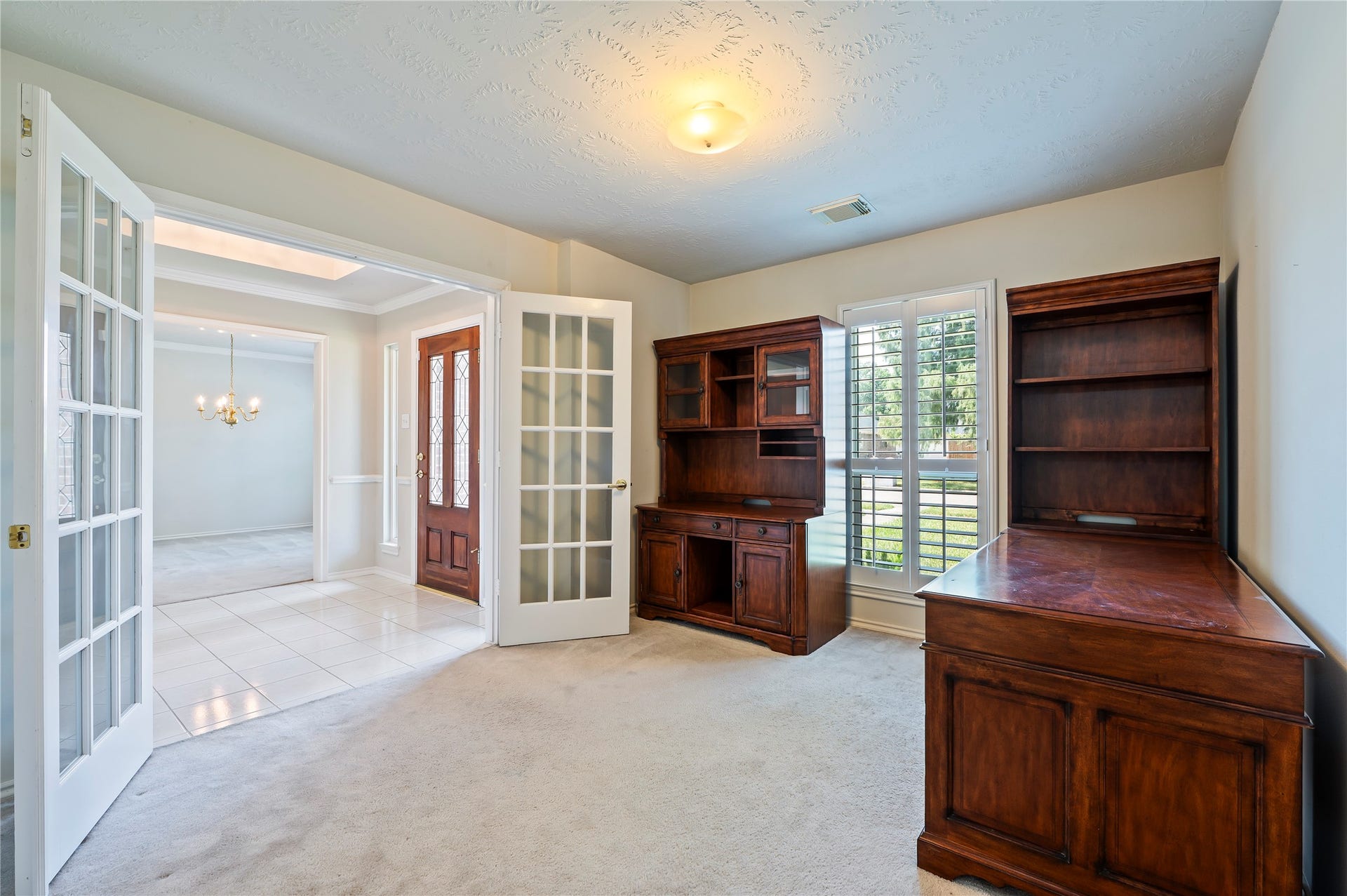 2009 Stapleton Drive, Friendswood, TX 77546 Another view of the large bedroom/study at the front of the home.