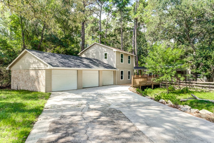 Property photo for 81 Oak Grove Lane, Conroe, TX