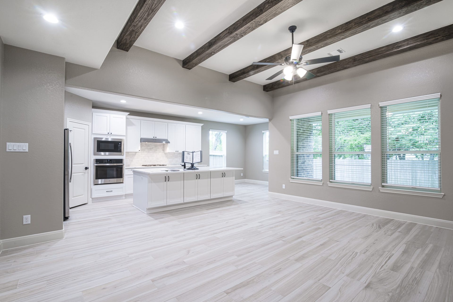 15803 Sugar Maple Lane, Santa Fe, TX 77517 Not Actual Home - Same Floor Plan