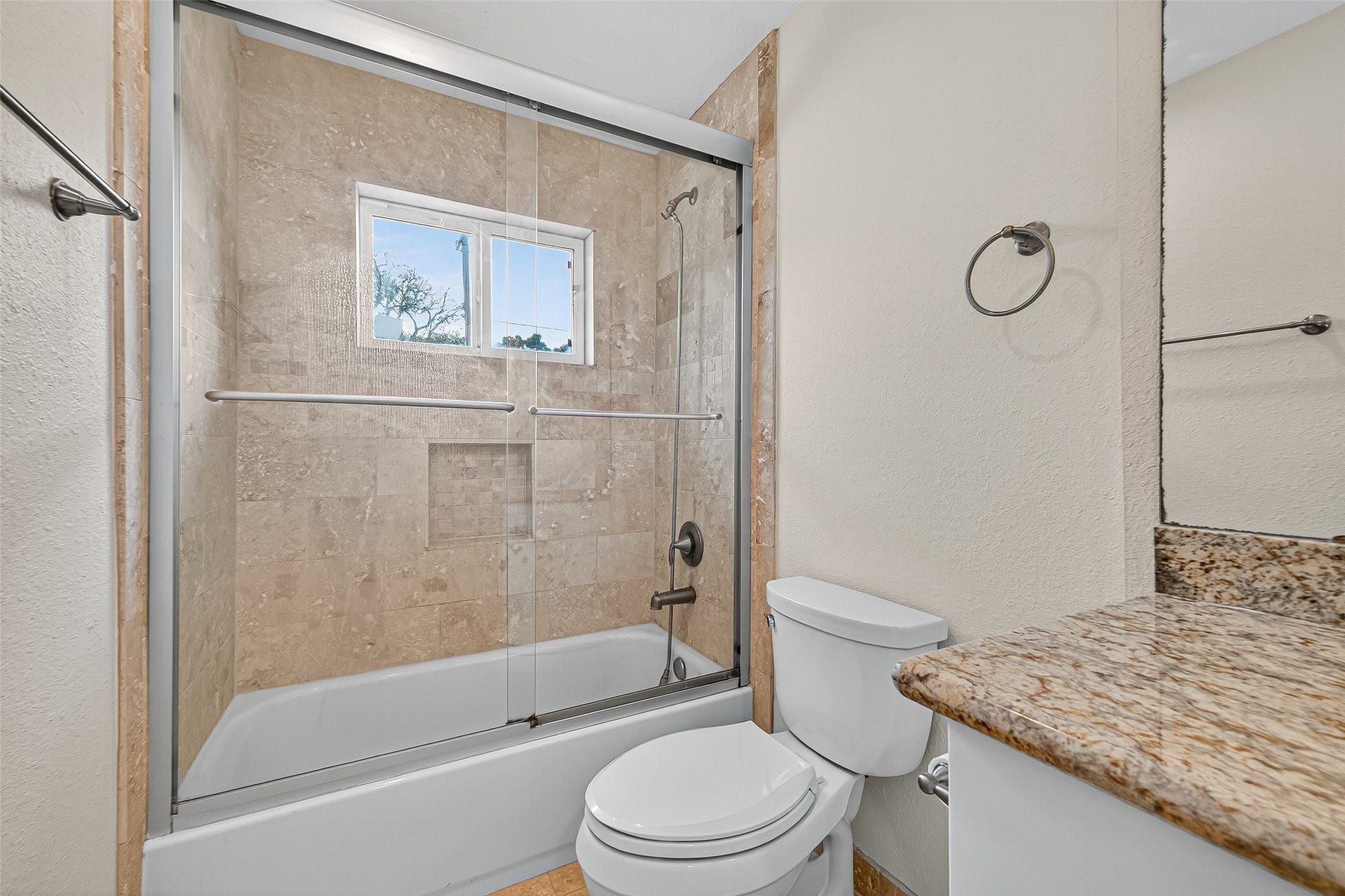 8530 Roos Road, Houston, TX 77036 8530 Roos Road, Houston, TX 77036