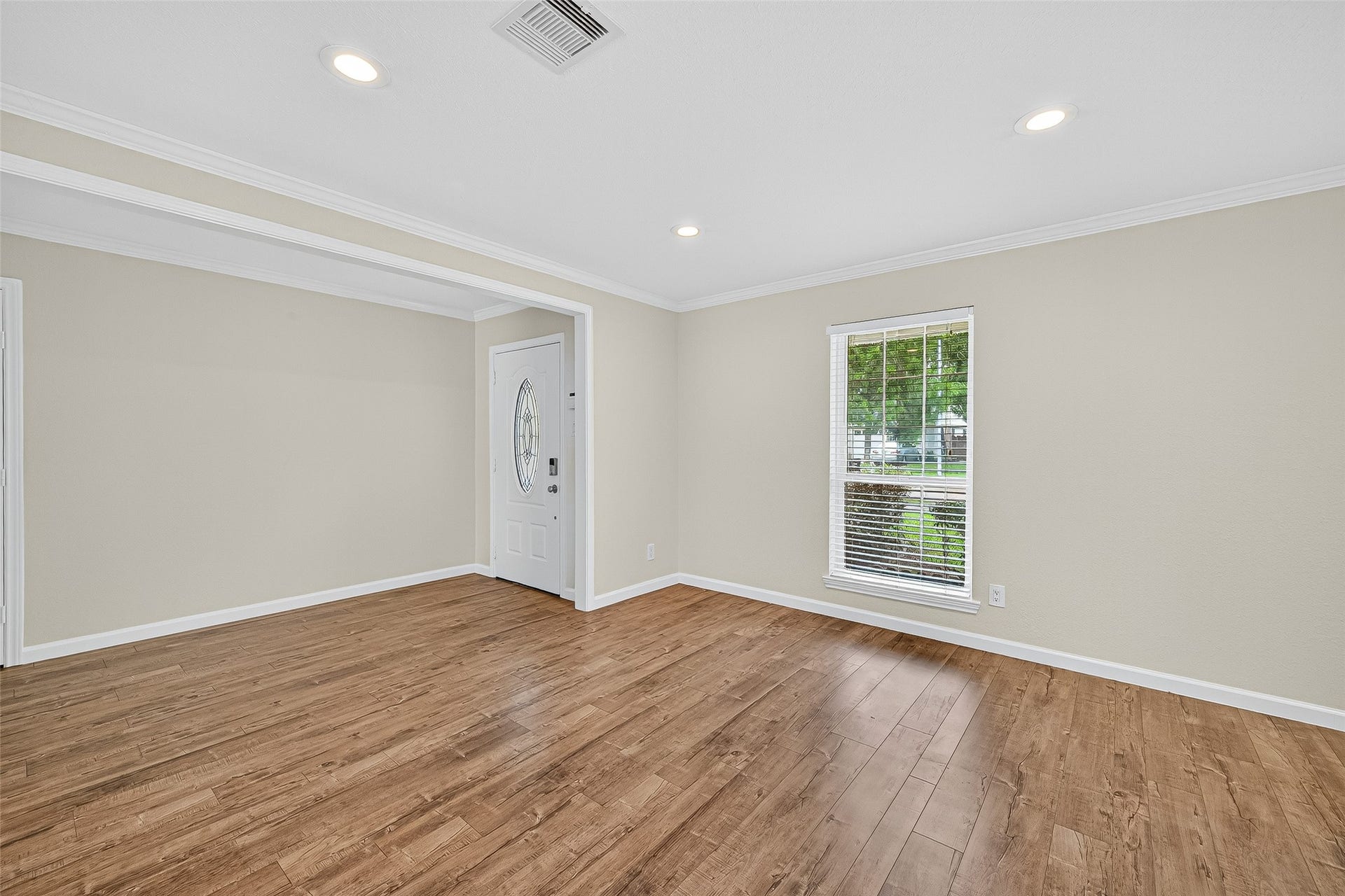 8530 Roos Road, Houston, TX 77036 8530 Roos Road, Houston, TX 77036