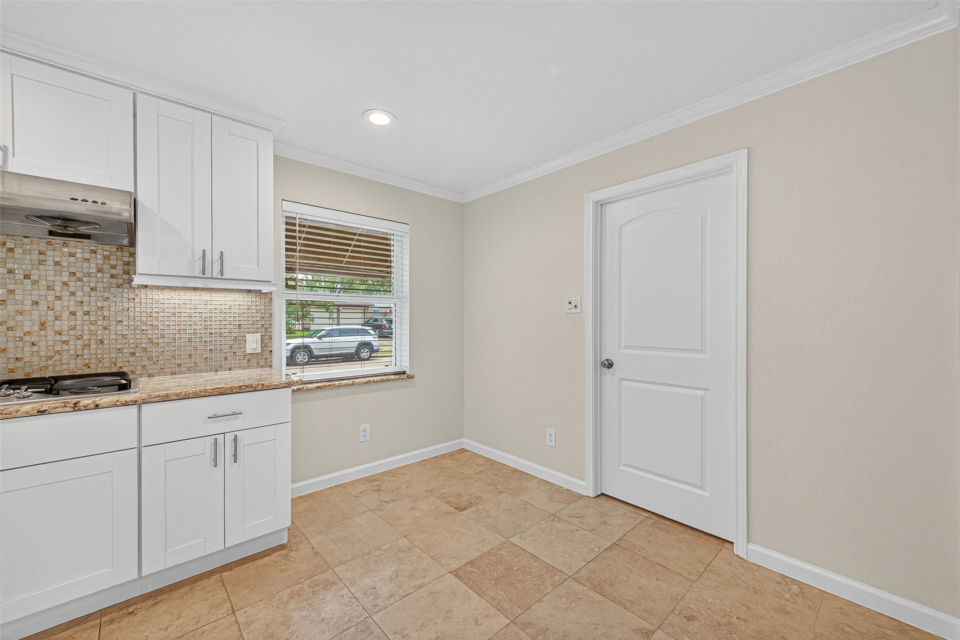 8530 Roos Road, Houston, TX 77036 8530 Roos Road, Houston, TX 77036
