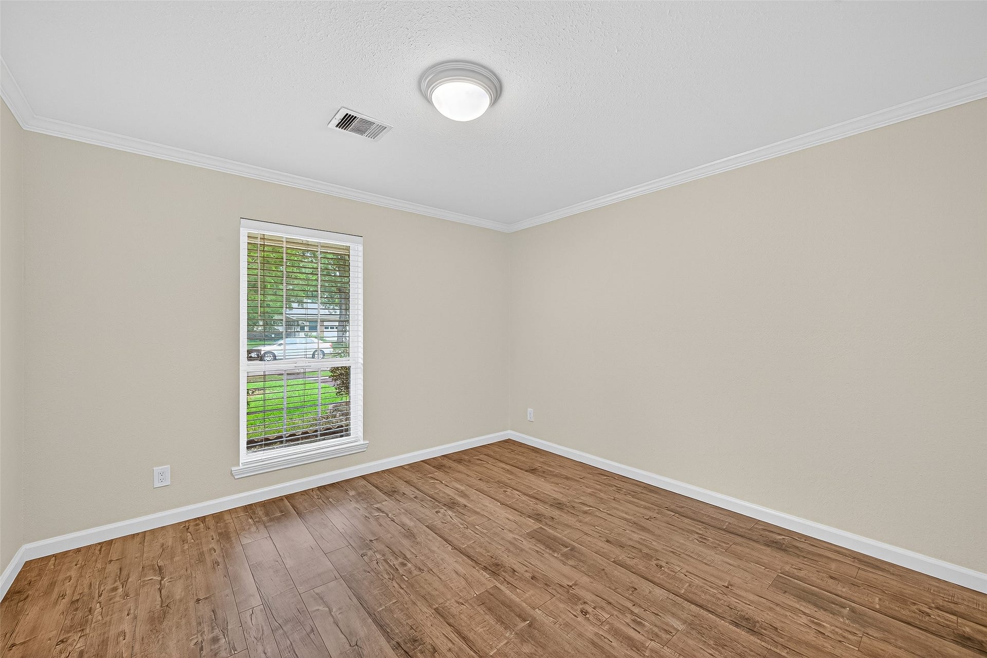 8530 Roos Road, Houston, TX 77036 8530 Roos Road, Houston, TX 77036