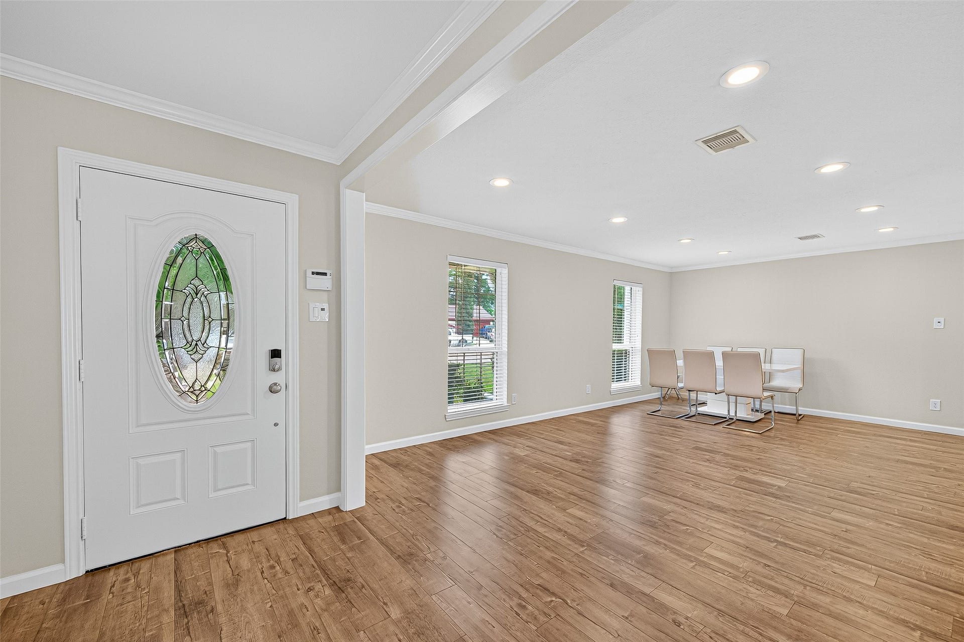 8530 Roos Road, Houston, TX 77036 8530 Roos Road, Houston, TX 77036
