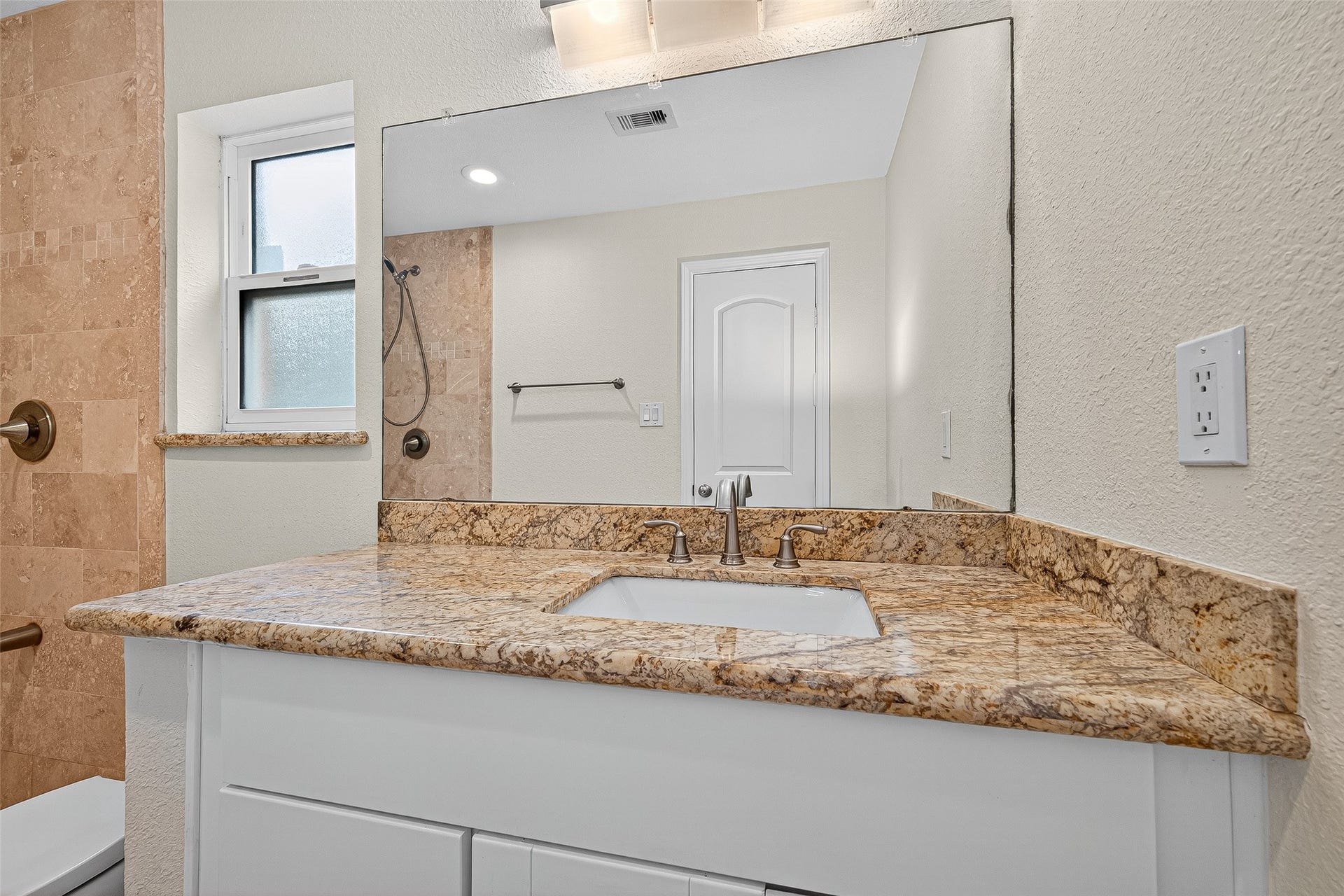 8530 Roos Road, Houston, TX 77036 8530 Roos Road, Houston, TX 77036