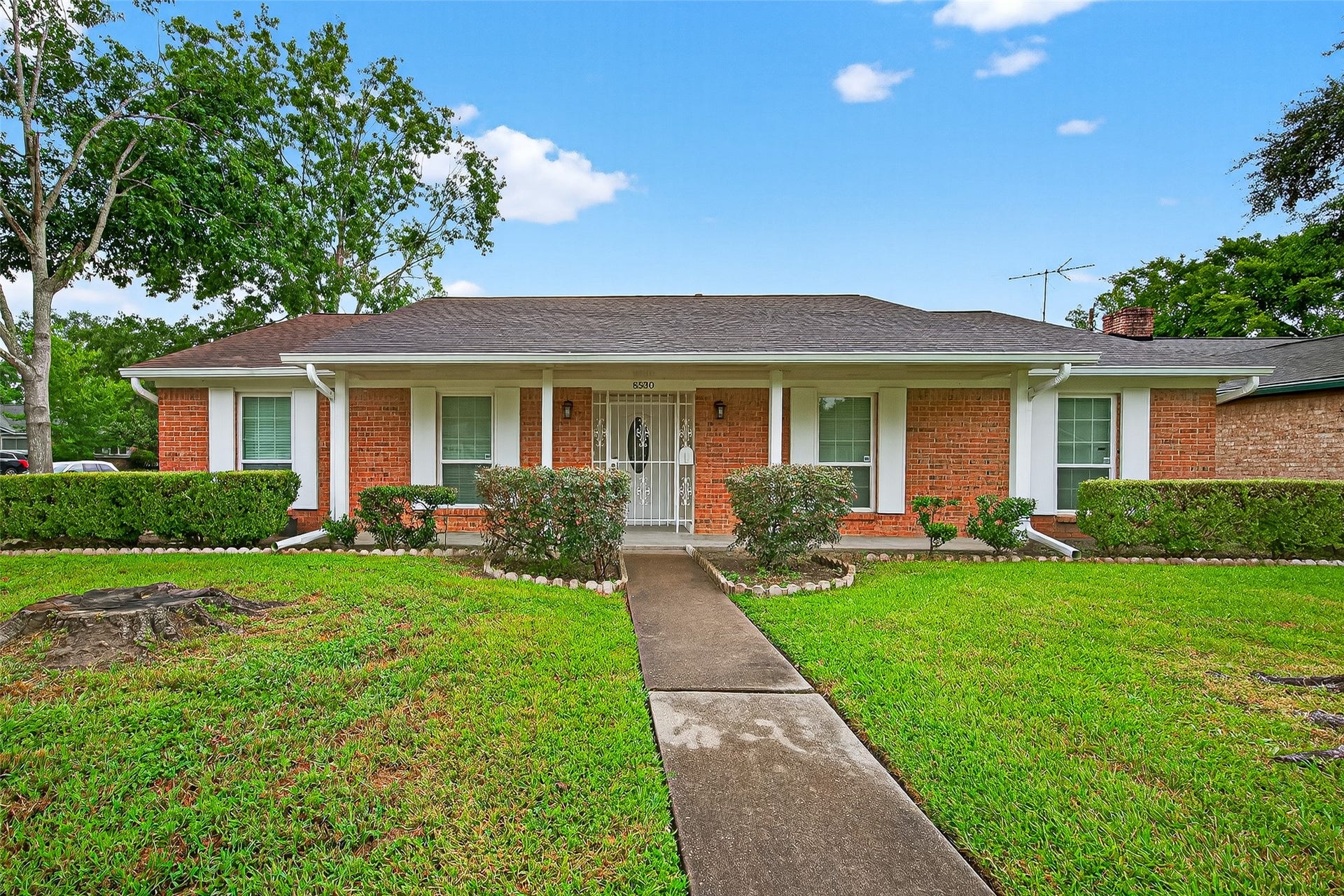 8530 Roos Road, Houston, TX 77036 8530 Roos Road, Houston, TX 77036