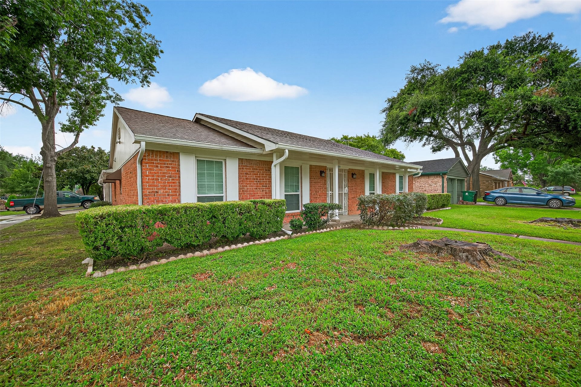 8530 Roos Road, Houston, TX 77036 8530 Roos Road, Houston, TX 77036