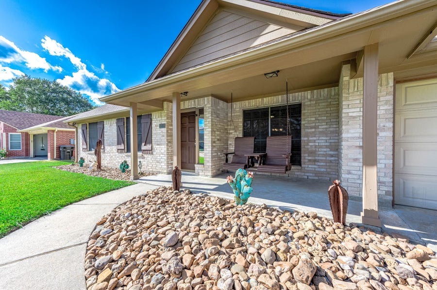 Property photo for 3206 Fox Run Drive, Alvin, TX
