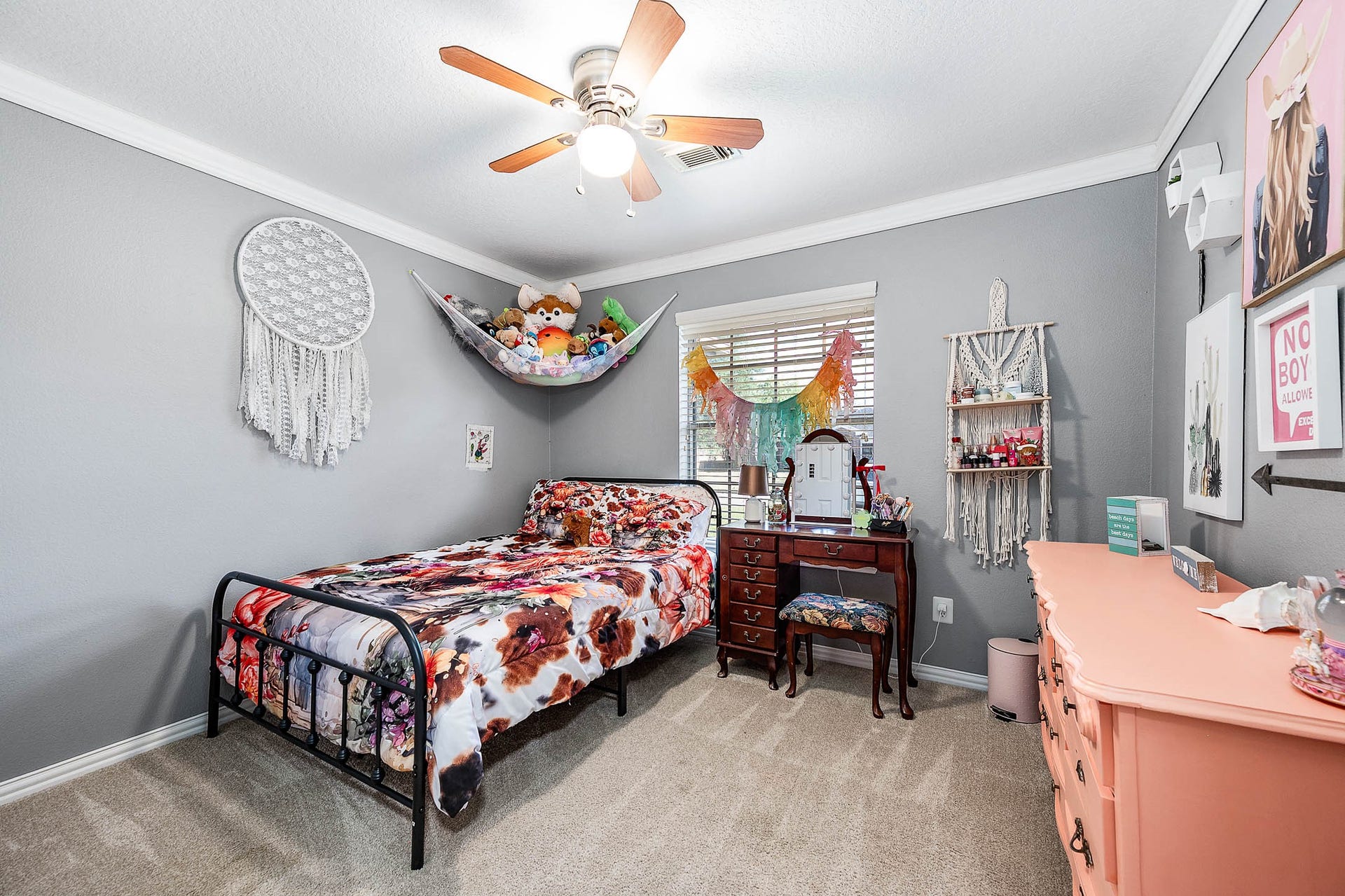 Secondary bedroom