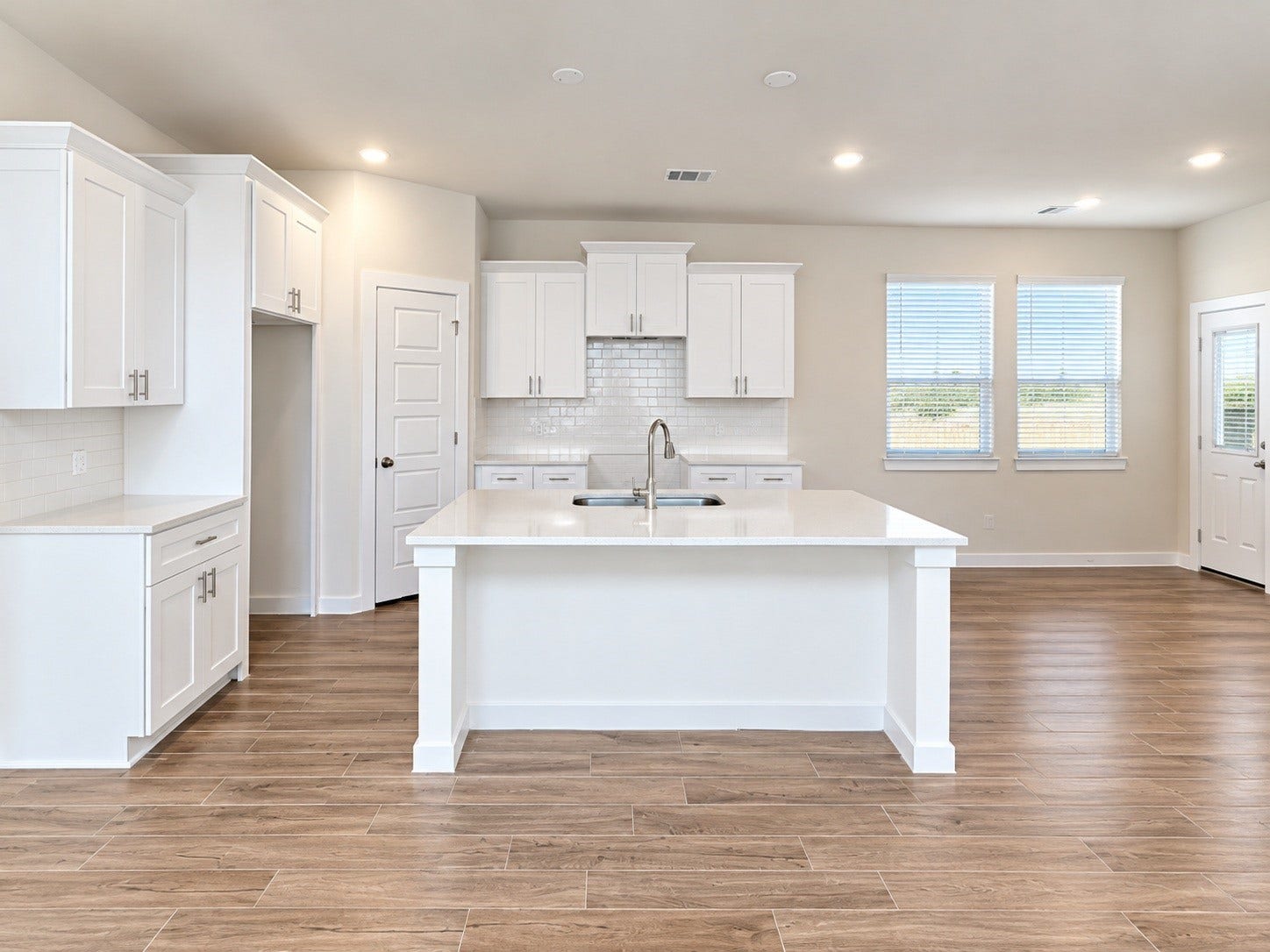 6443 Escondido Dr, Rosharon, TX 77583 6443 Escondido Dr, Rosharon, TX 77583