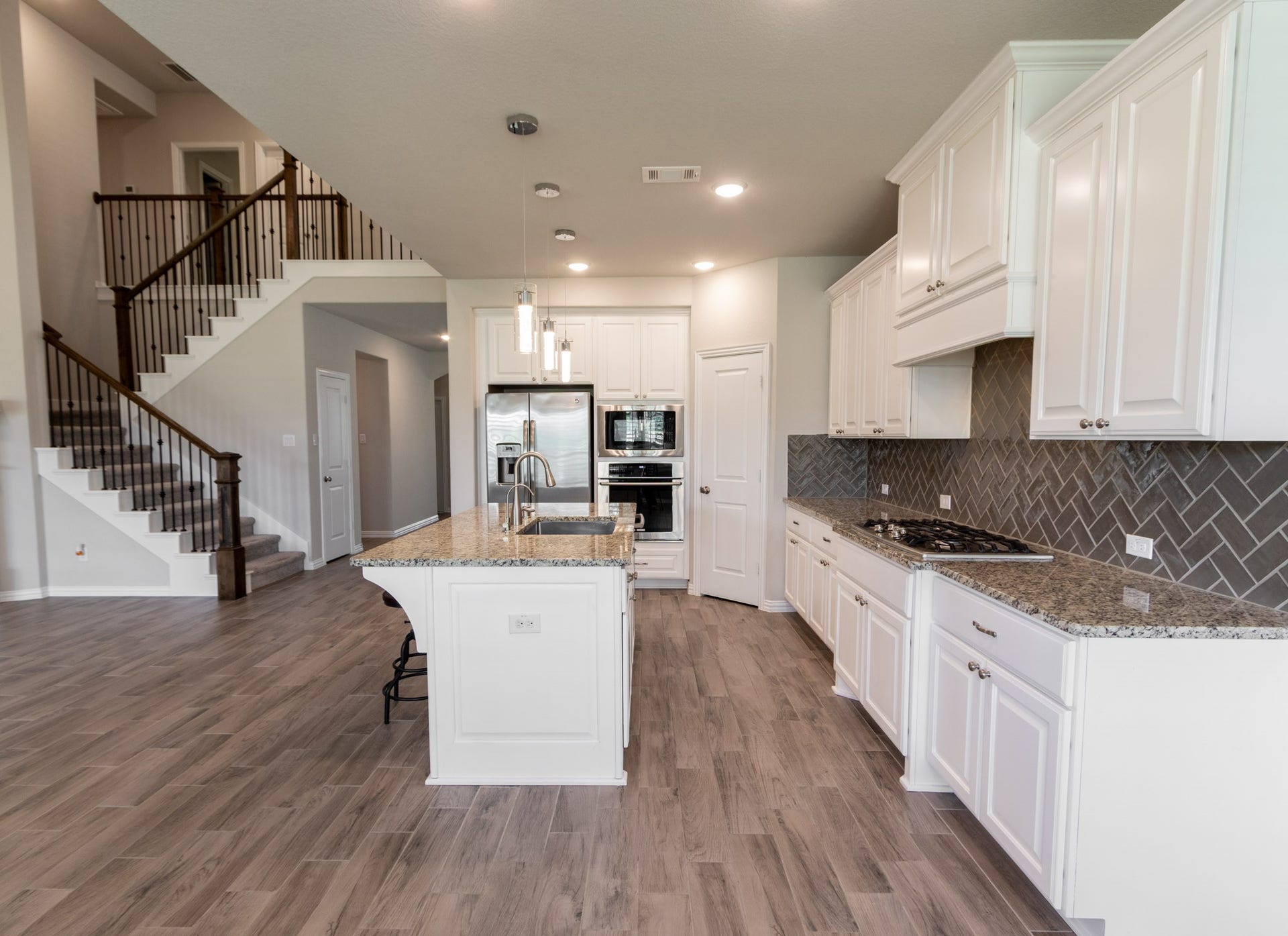 2831 Maple Oak Lane, Manvel, TX 77578 Open Concept Kitchen