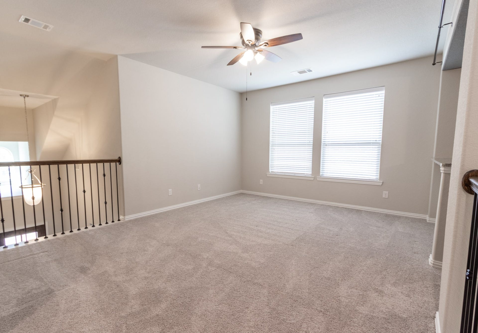 2831 Maple Oak Lane, Manvel, TX 77578 Upstairs family room