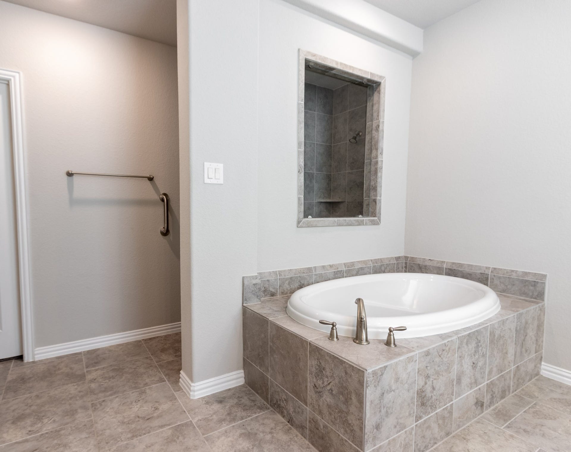 2831 Maple Oak Lane, Manvel, TX 77578 Soaking Tub