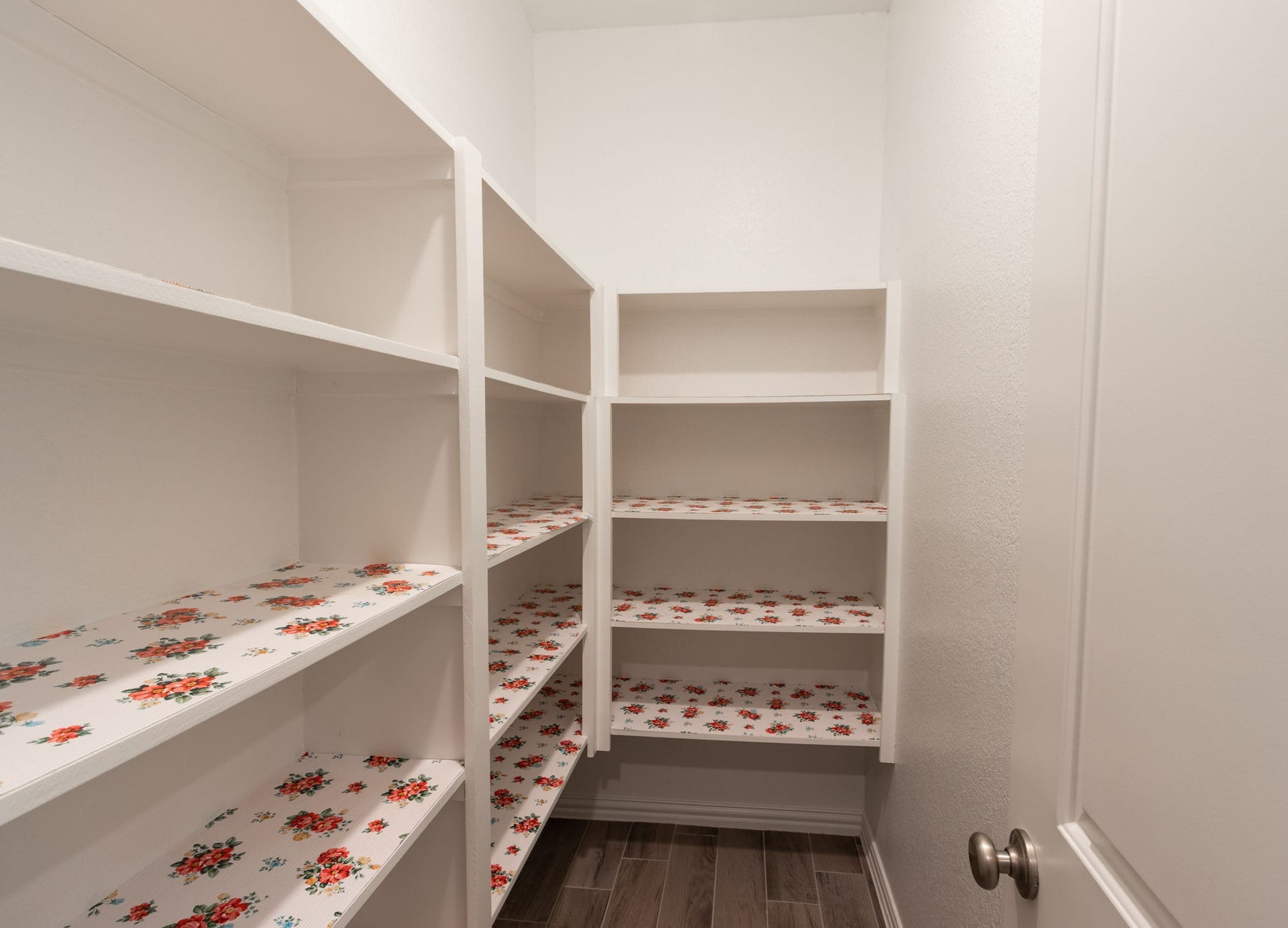 2831 Maple Oak Lane, Manvel, TX 77578 Extra Pantry