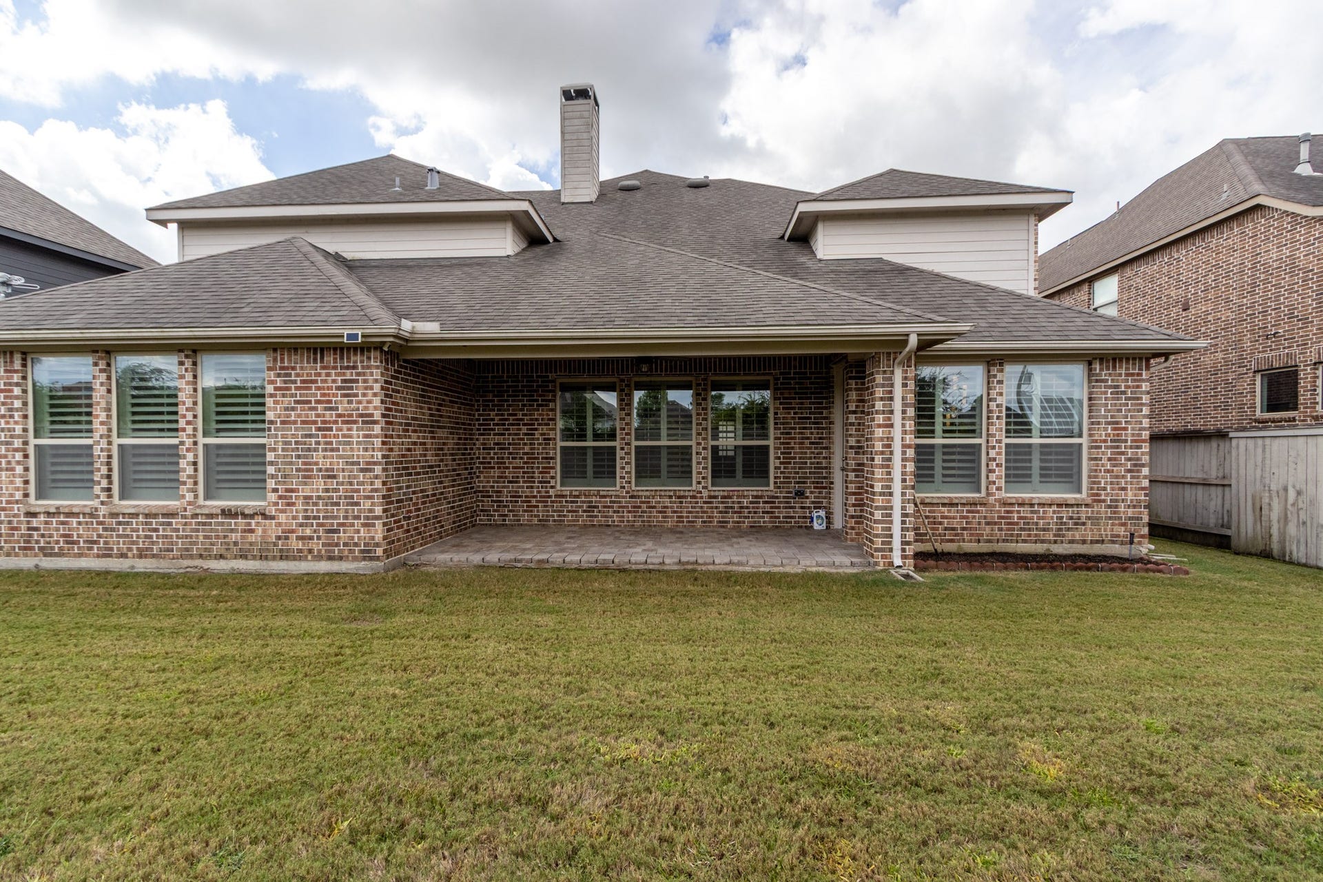 2831 Maple Oak Lane, Manvel, TX 77578 Covered Patio
