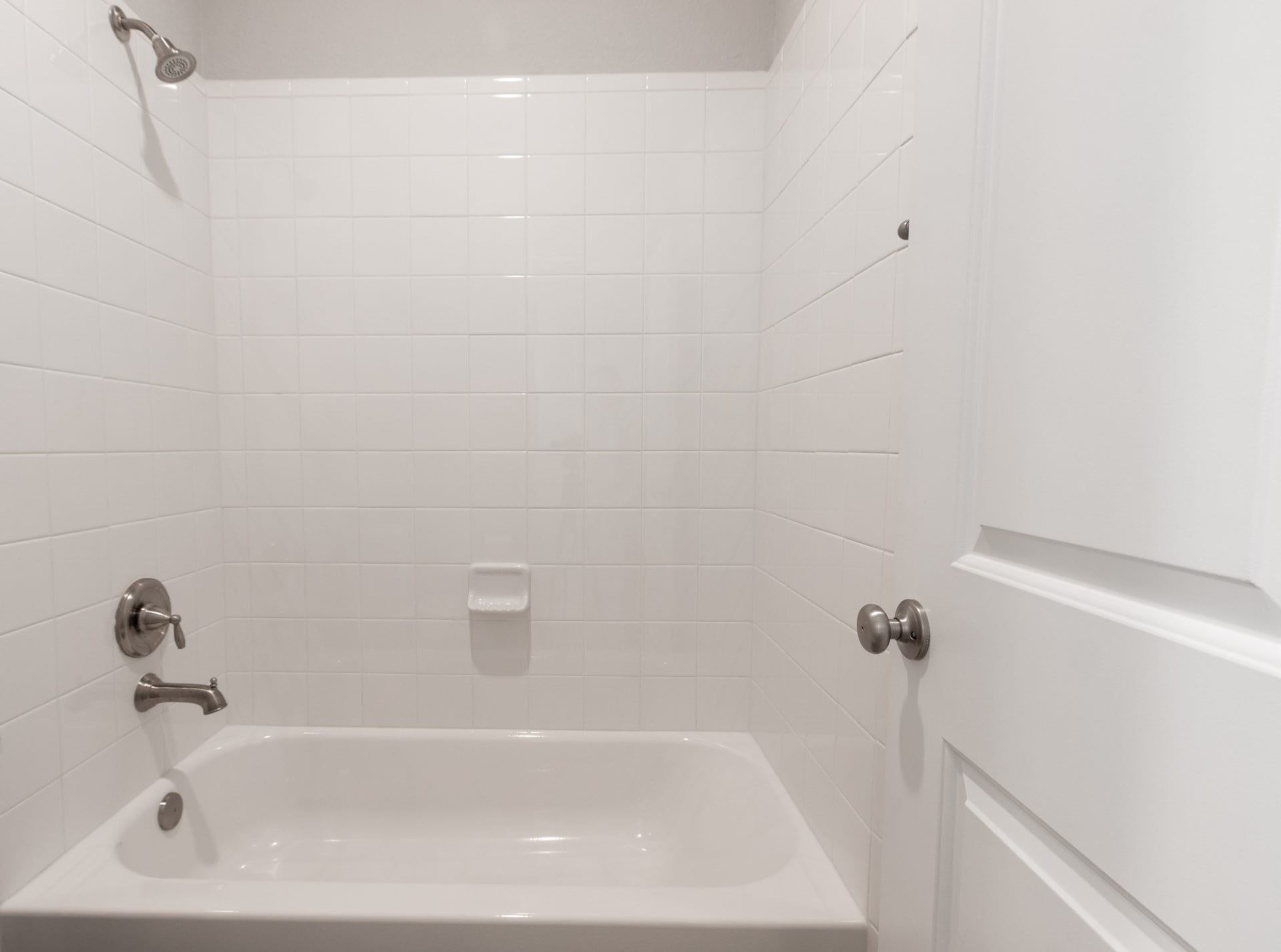 2831 Maple Oak Lane, Manvel, TX 77578 Guest Bath