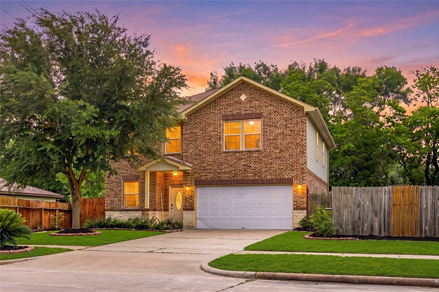 Property photo for 1727 Whispering Pine Court, Missouri City, TX
