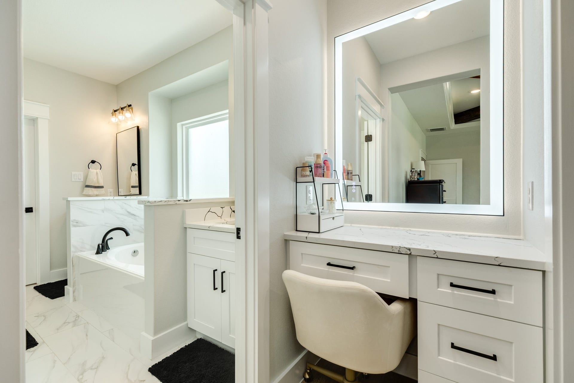 608 Angus Trail, Angleton, TX 77515 Dressing vanity with touch lighting mirror