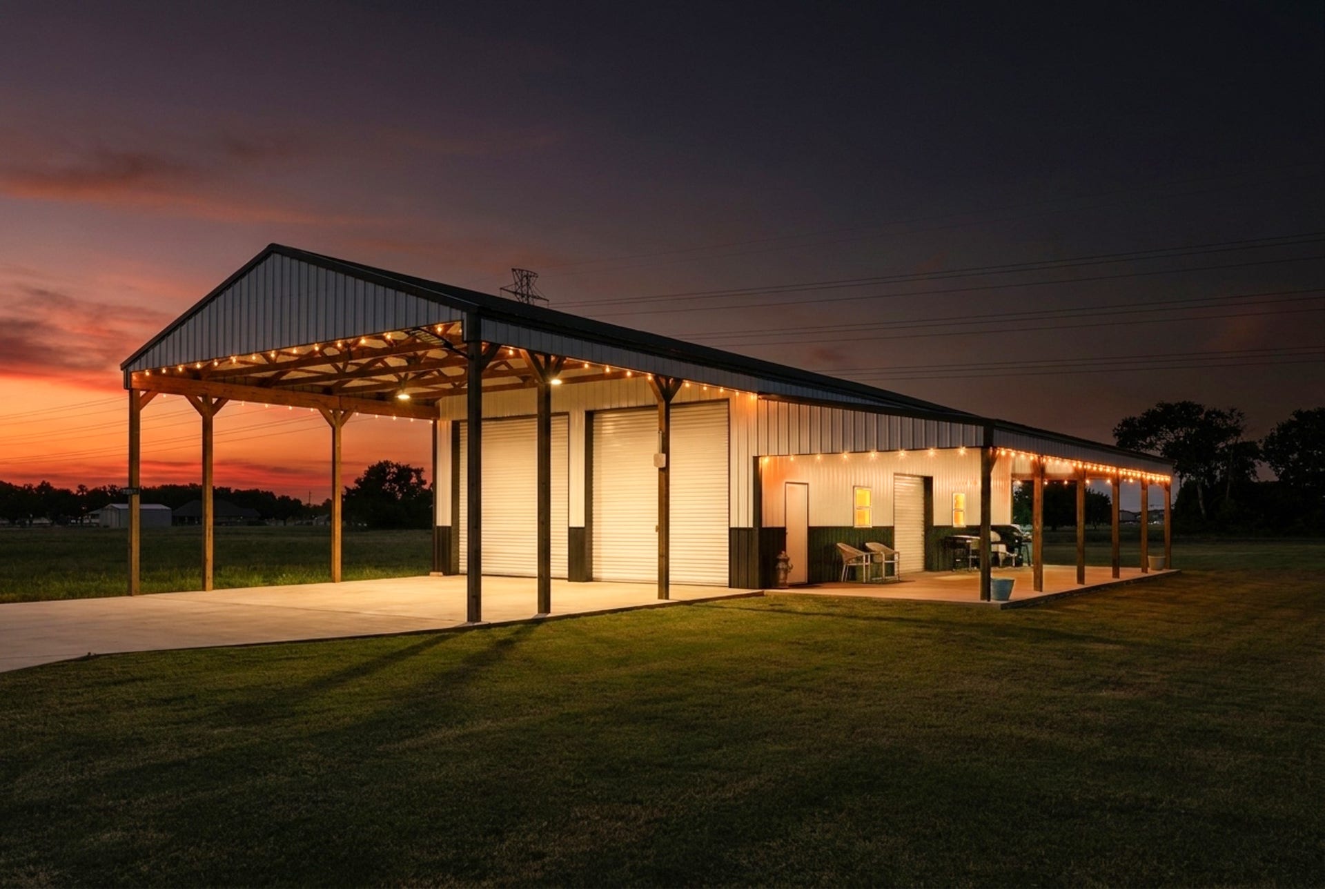 608 Angus Trail, Angleton, TX 77515 Exterior lighting on the workshop