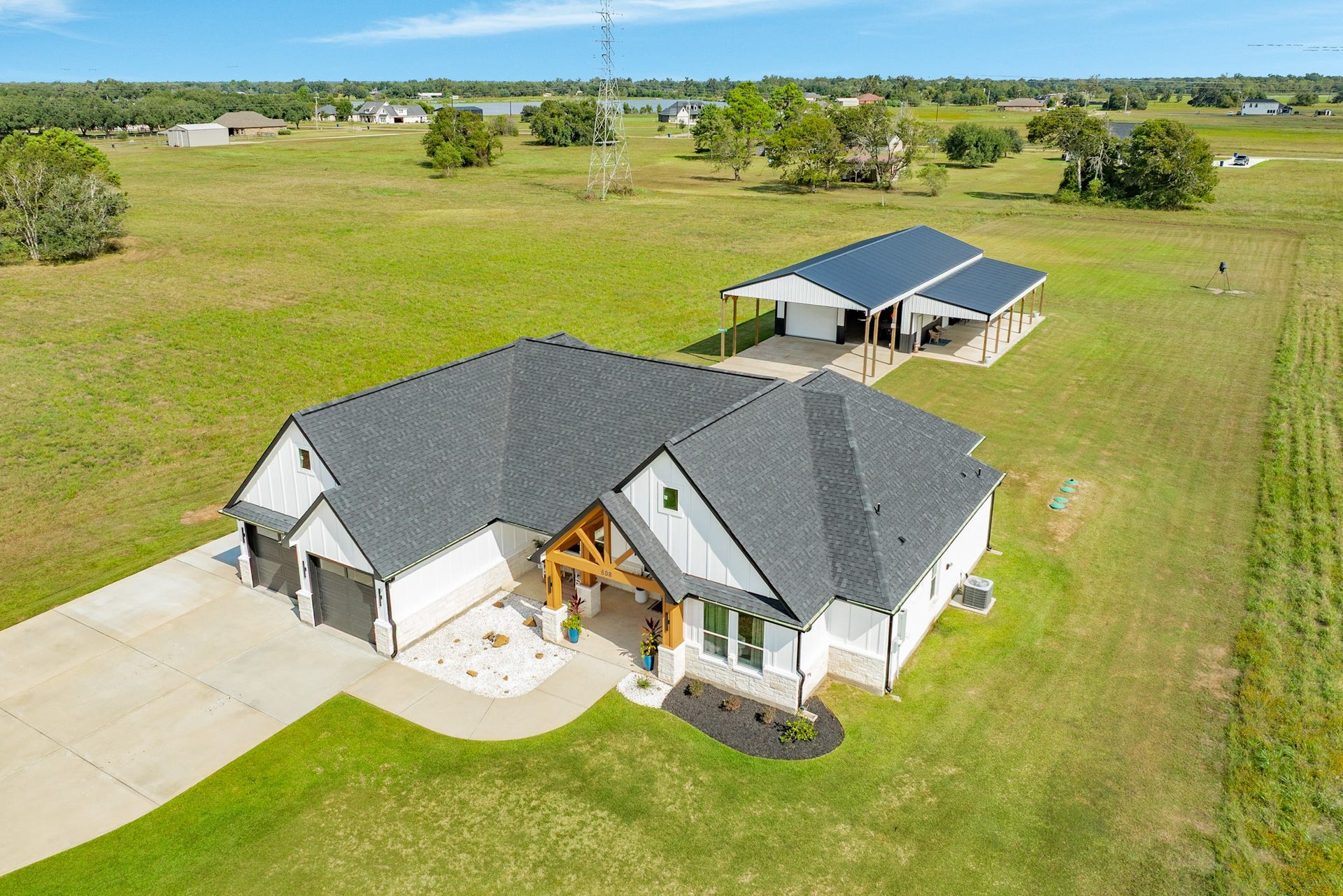 608 Angus Trail, Angleton, TX 77515 Are you ready to call this home?