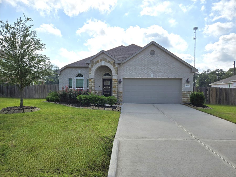 Property photo for 18519 Lilliput Lane, Woodbranch, TX