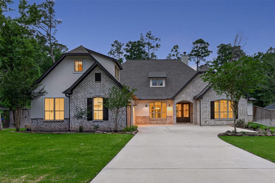 Property photo for 2407 Chantilly Lane Lane, Conroe, TX