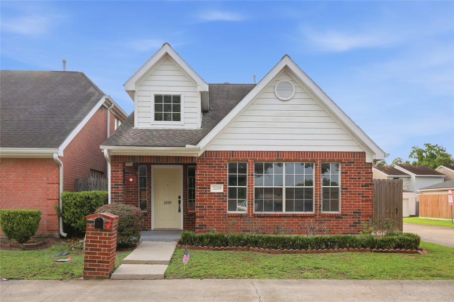 Property photo for 3209 Continental Drive, Missouri City, TX