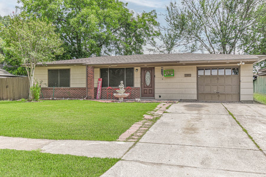 Property photo for 1212 Fresa Road, Pasadena, TX