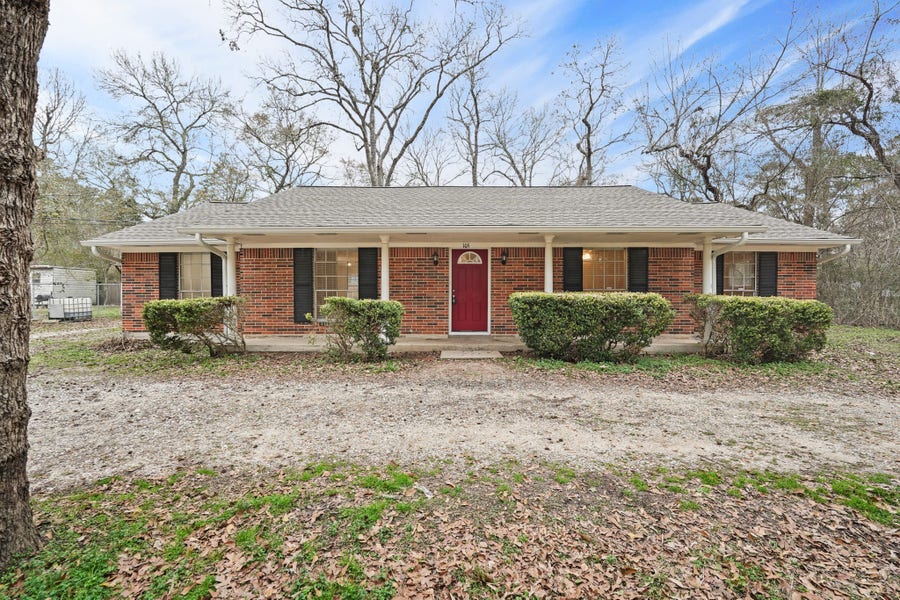 Property photo for 105 Navajo Street, Conroe, TX