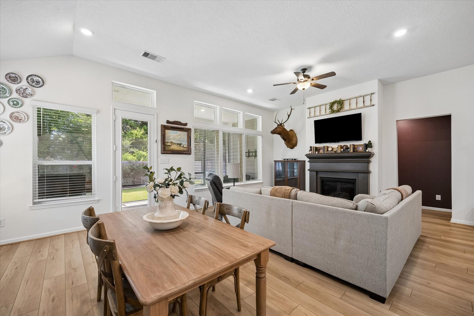 39200 Canyonville Court, Magnolia, TX 77354 39200 Canyonville Court, Magnolia, TX 77354