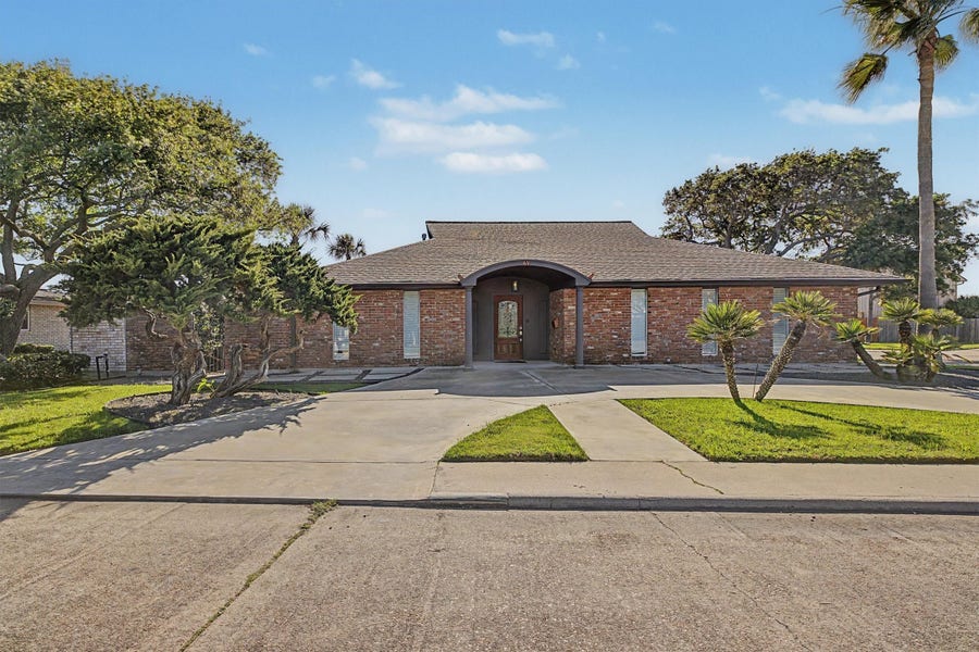 Property photo for 69 Colony Park Circle, Galveston, TX