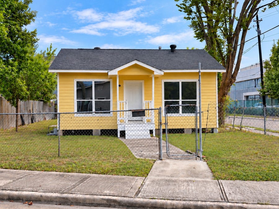 Property photo for 427 Linwood Street, Houston, TX