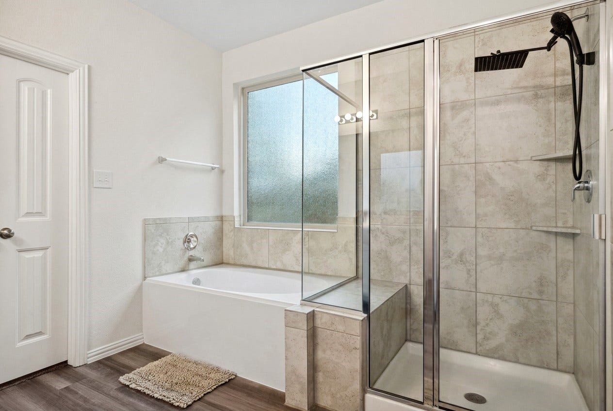 15910 Tug Court, Crosby, TX 77532 Master Bathroom