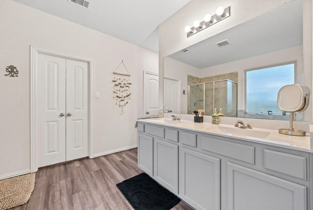 15910 Tug Court, Crosby, TX 77532 Master Bathroom