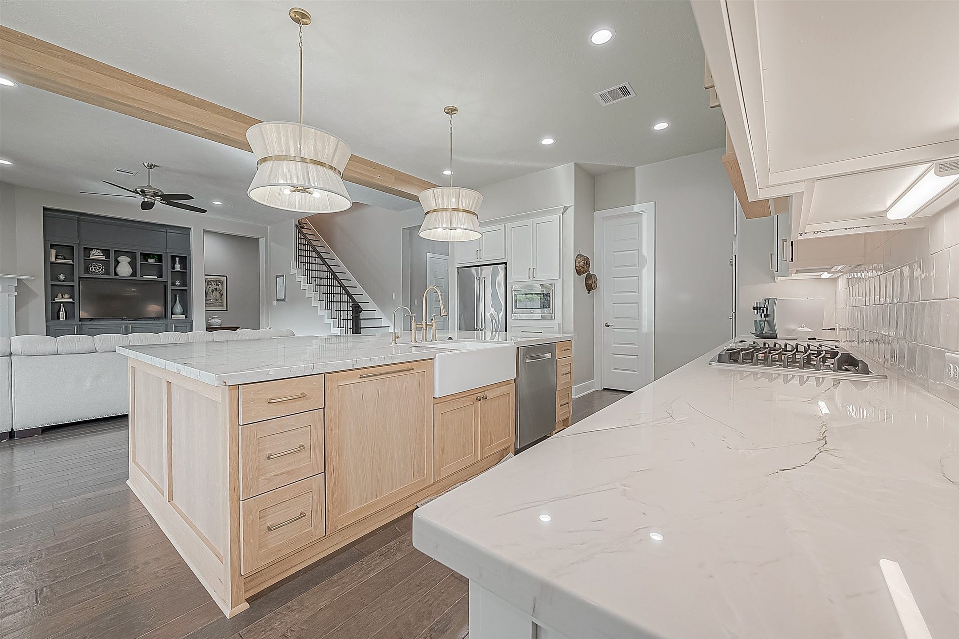 30 Argosy Bend Place, Tomball, TX 77375 Another view of the attractive quartzite counters.